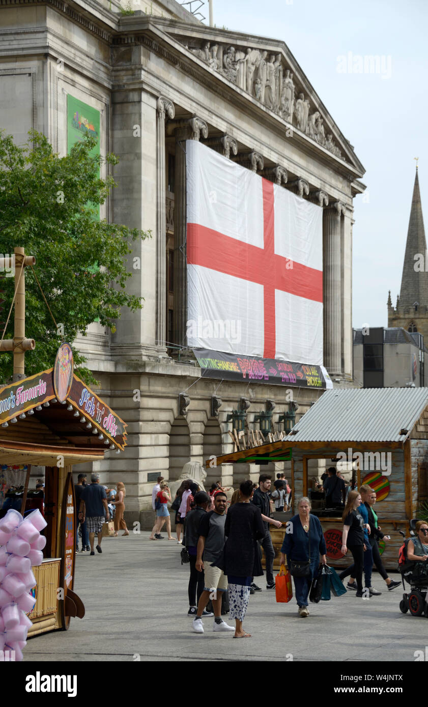 Nottingham Council House, à St.George's flag. Banque D'Images