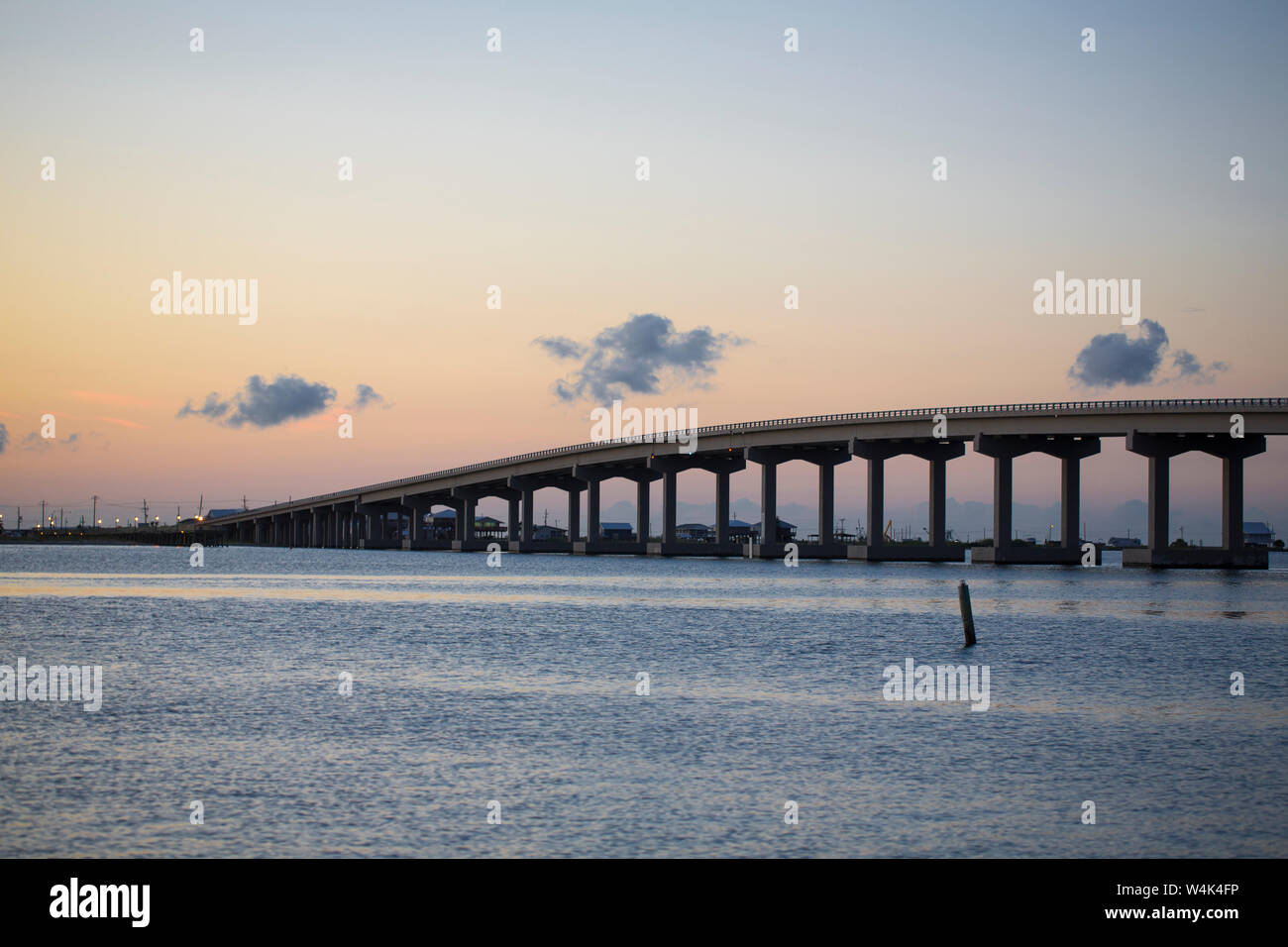 Pont Au-Dessus De La Baie De Barataria À Grand Isle, En Louisiane Banque D'Images