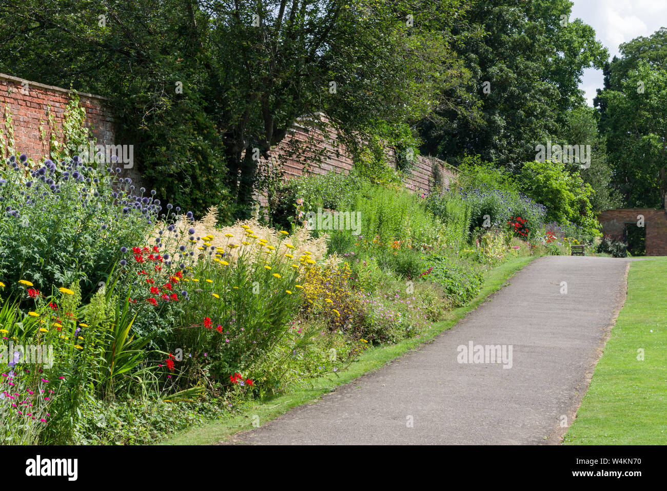 Le jardin clos, Delapre Abbey le long d'une journée d'été, Northampton, Royaume-Uni Banque D'Images