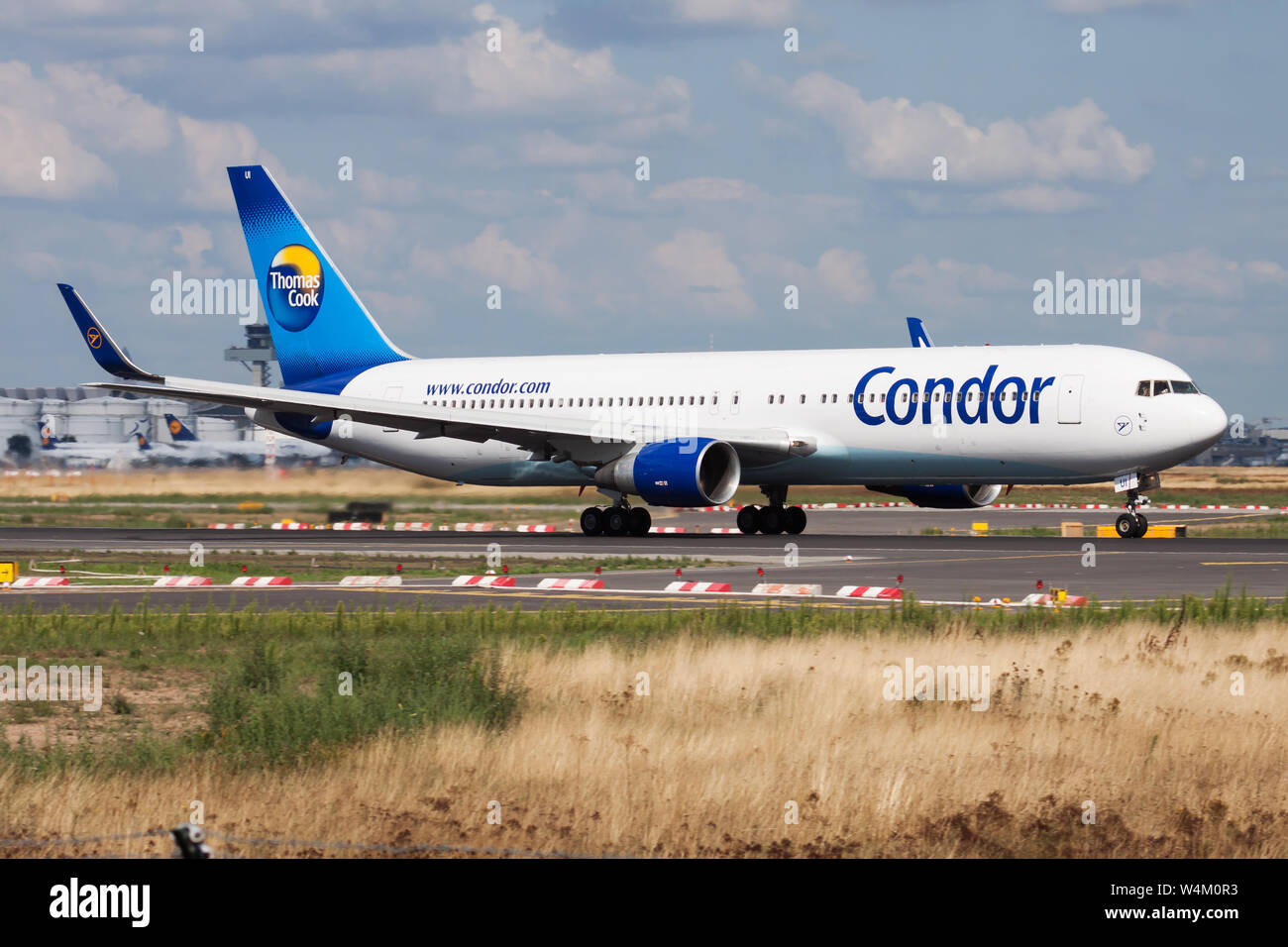 Francfort / ALLEMAGNE - 20 août 2013 : Condor Airlines Boeing 767-300 D-ABUI départ avion de passagers à l'aéroport de Francfort Banque D'Images
