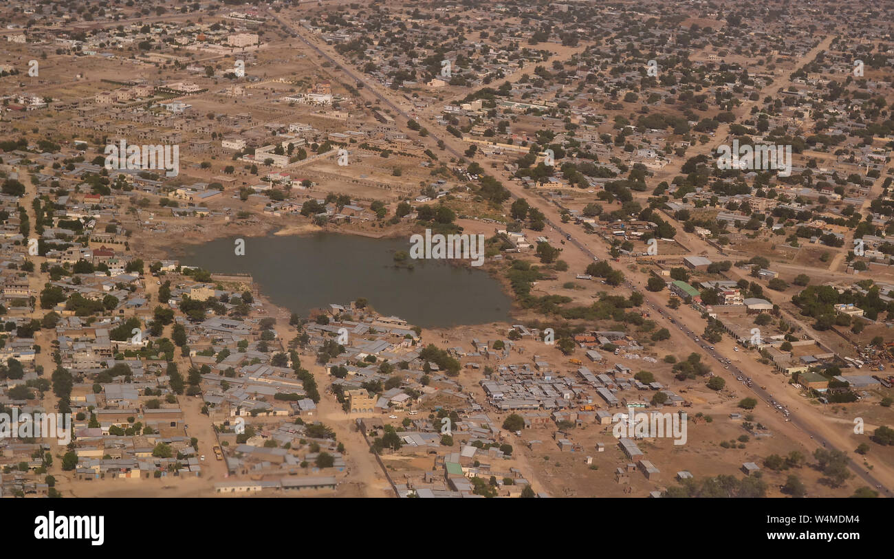 Vue aérienne de NDjamena et Chari ou fleuve Chari, capitale du Tchad Banque D'Images