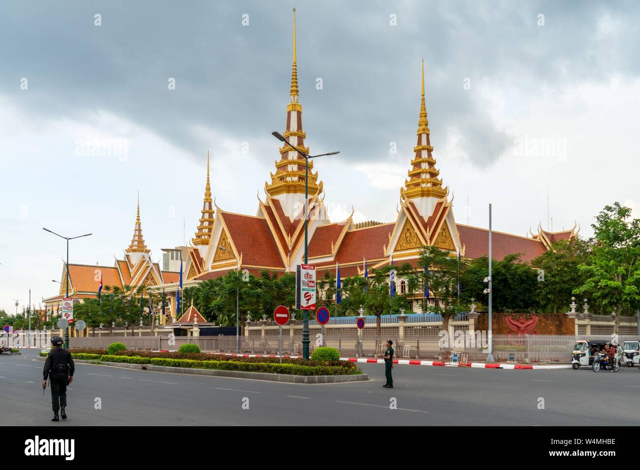 Cambodge : l'avant de l'Assemblée nationale du Cambodge à Phnom Penh.Photo de Mai 7th, 2019. Dans le monde d'utilisation | Banque D'Images