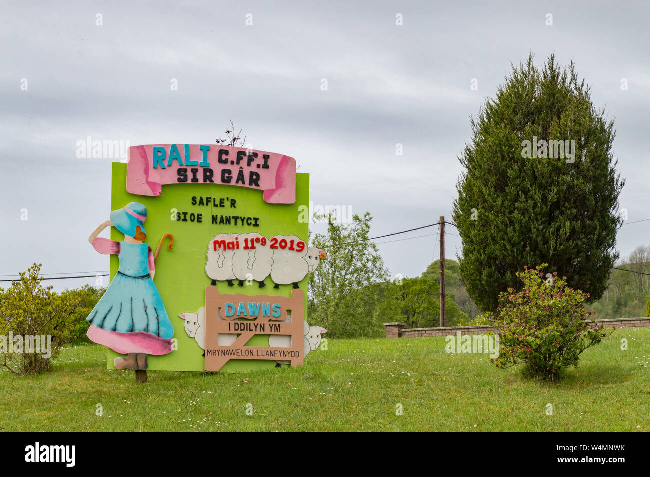 Rallye du Club du jeune agriculteur signe à Llandovery, Carmarthenshire, Pays de Galles Banque D'Images