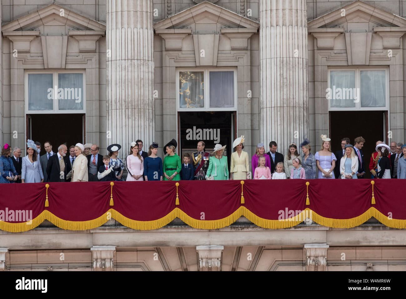 Parade la couleur, l'anniversaire de la Reine des fêtes défilé à l'extérieur de Buckingham Palace, Londres, Angleterre Royaume-Uni Banque D'Images