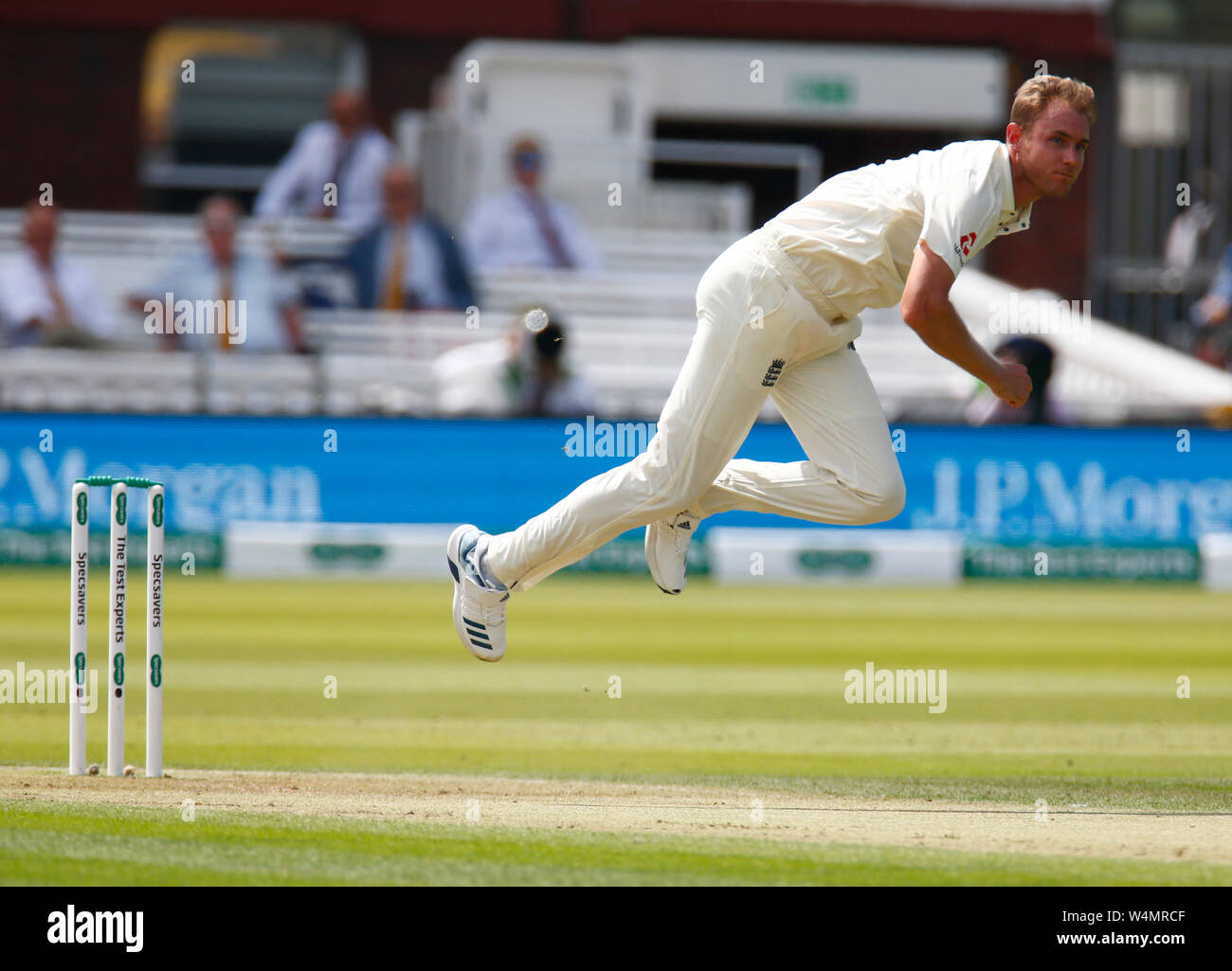 Londres, Royaume-Uni. 24 juillet, 2019. Londres, Angleterre. 24 juillet : Stuart large de l'Angleterre lors de la première journée de la série test match entre l'Angleterre et l'Irlande sur le Lord's Cricket Ground le 24 juillet 2019 à Londres, en Angleterre. Action Crédit : Foto Sport/Alamy Live News Banque D'Images
