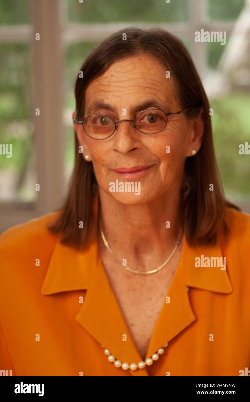 Close-up of Gabrielle Spiegel Krieger-Eisenhower, professeur d'histoire à l'Université Johns Hopkins, Baltimore, Maryland, le 8 septembre 2006. À partir de la collection photographique de Homewood. () Banque D'Images