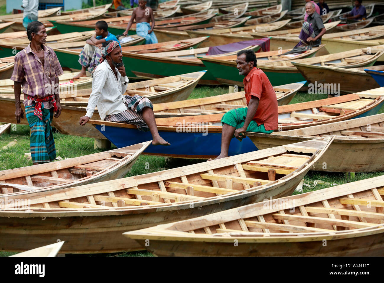 Manikganj, Bangladesh - Juillet 24, 2019 marketsat Ghior : voile à l'upazila de Manikganj, dans différents domaines au cours de la vente mouvementée voir pluies continue comme t Banque D'Images