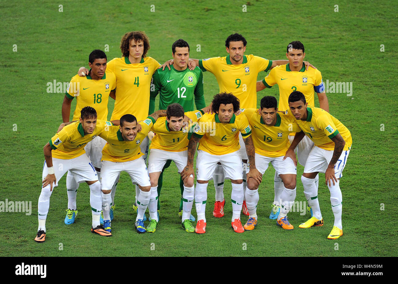 Photo de l'équipe de football brésilienne qui a été le champion de la Coupe  des Confédérations dans le match entre le Brésil et l'Espagne en finale de  la Confédération C Photo Stock -