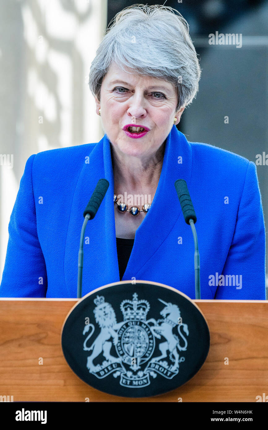 Downing Street, London, UK. 24 juillet, 2019. Theresa peut pas en bas comme le premier ministre à Downing Street en prévision de l'arrivée de Boris Johnson, son remplaçant. Crédit : Guy Bell/Alamy Live News Banque D'Images