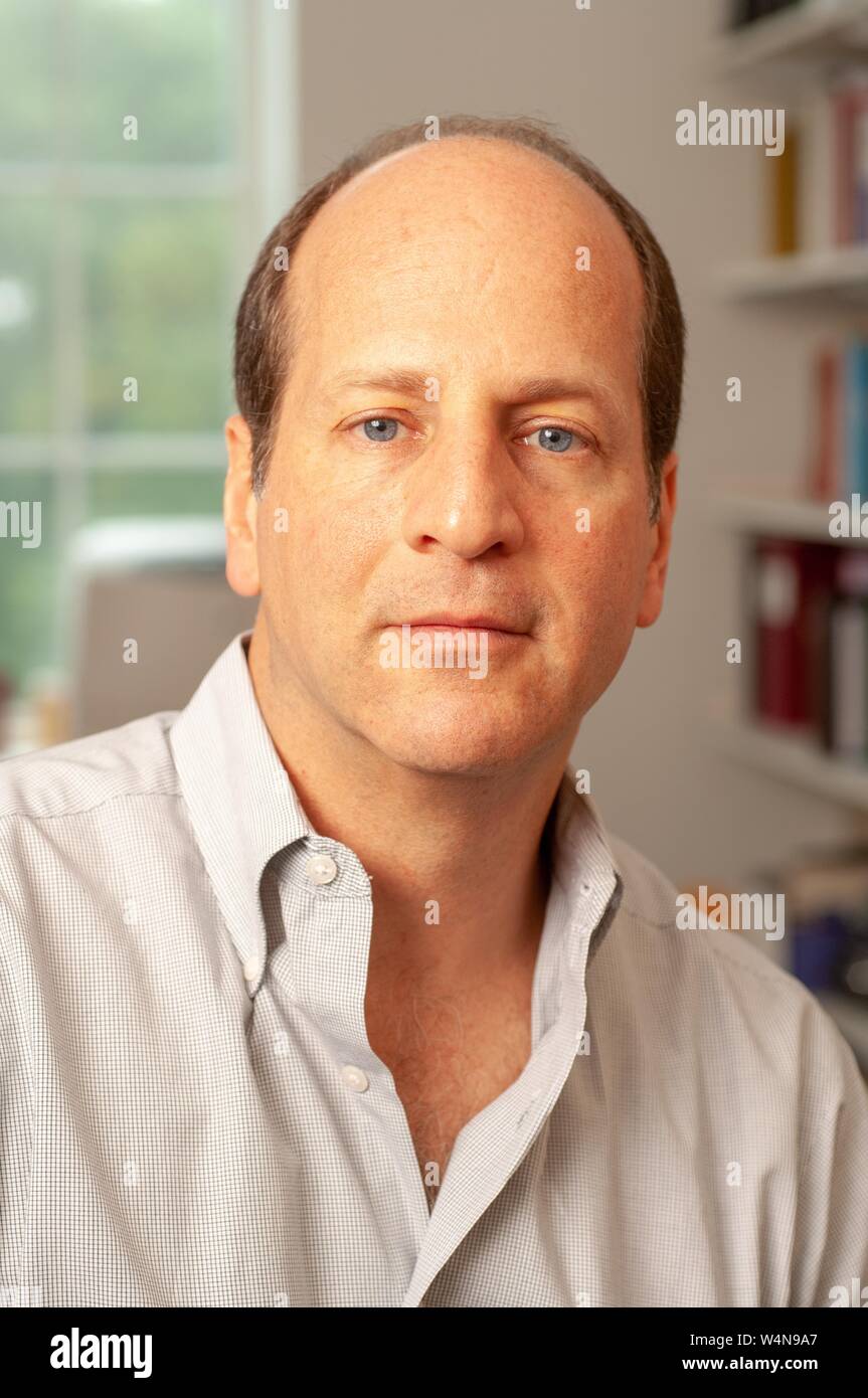 Portrait de Marc Greenberg, professeur de chimie à l'Krieger School of Arts and Sciences à l'Université Johns Hopkins University, Baltimore, Maryland, le 14 septembre 2006. À partir de la collection photographique de Homewood. () Banque D'Images