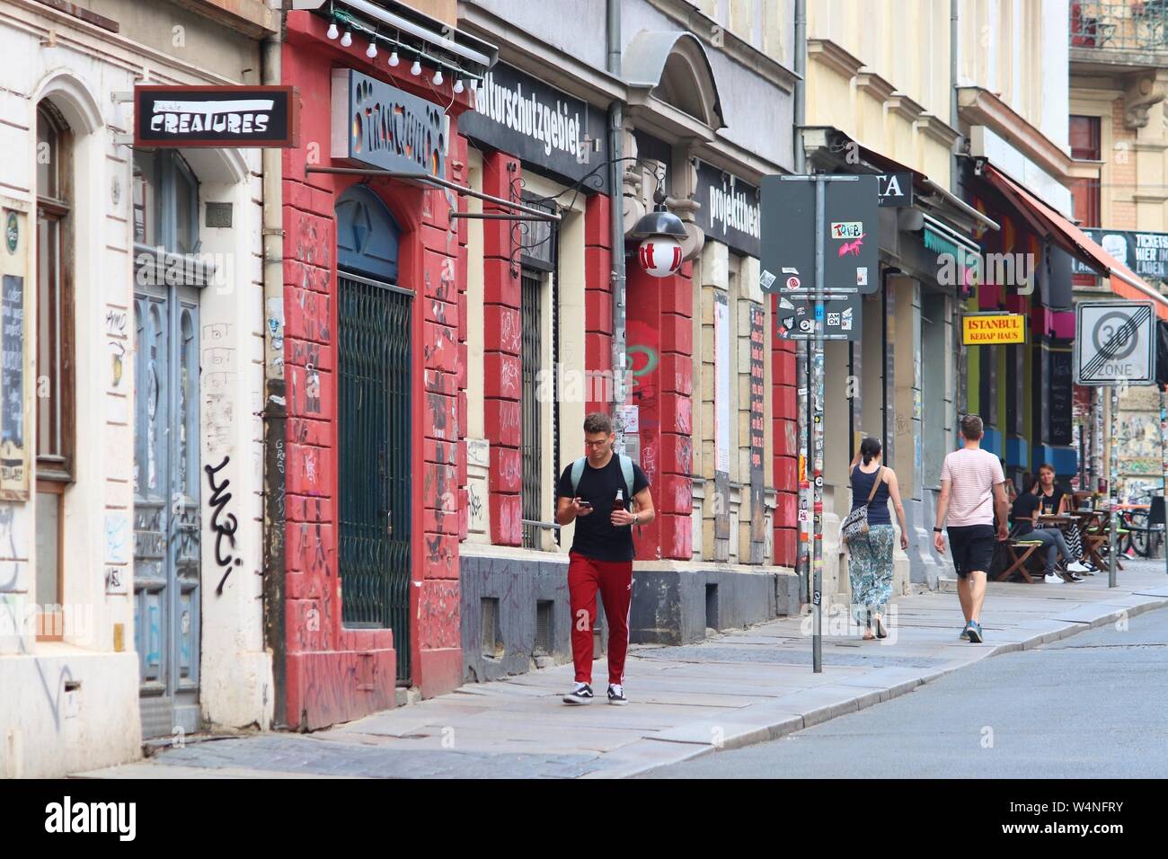 Dresde, Allemagne - 10 MAI 2018 : Visitez le quartier de Neustadt à Dresde. Neustadt est un district de la hanche restaurants excentriques et alternative shopp Banque D'Images