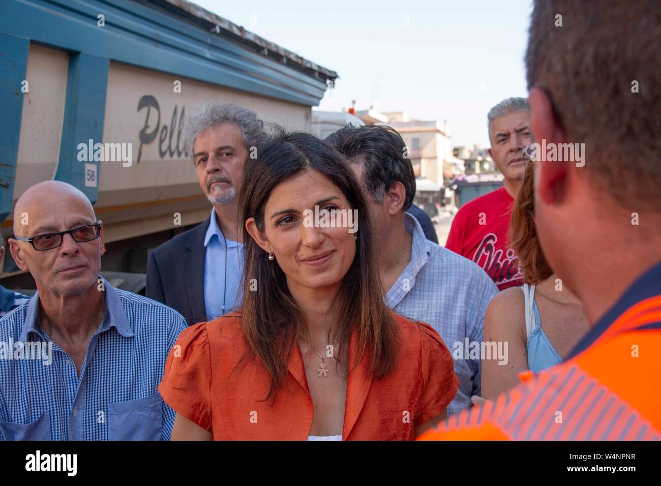 Roma , la Sindaca Virginia Raggi , visita , Via Walter Tobagi Banque D'Images
