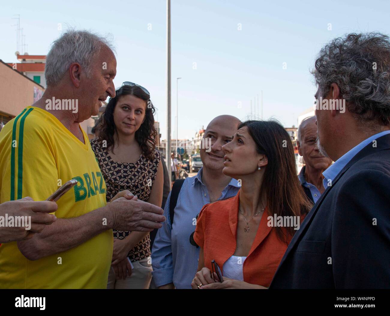 Roma , la Sindaca Virginia Raggi , visita , Via Walter Tobagi Banque D'Images
