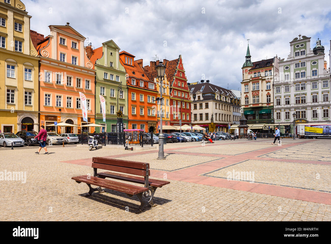 WROCLAW, Pologne - 17 juillet 2019 : Solny Square dans le centre-ville de Wroclaw. Plac Solny est place du marché à partir de 1242 dans la vieille ville de Wroclaw Banque D'Images