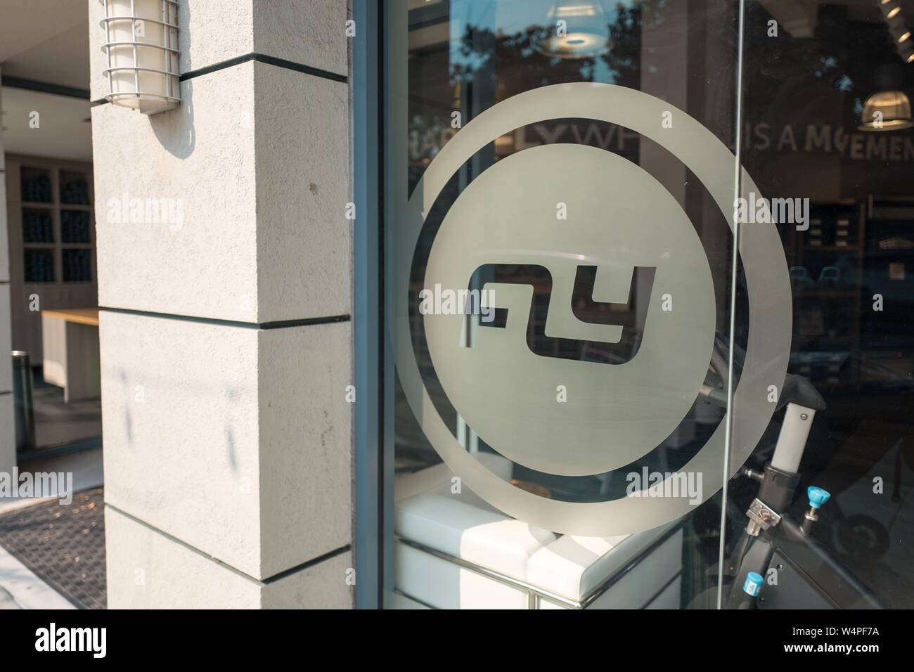 Logo sur façade d'un volant sport, cyclisme en salle de sport dans la région de la baie de San Francisco ville de Walnut Creek, Californie, le 6 août 2018. () Banque D'Images