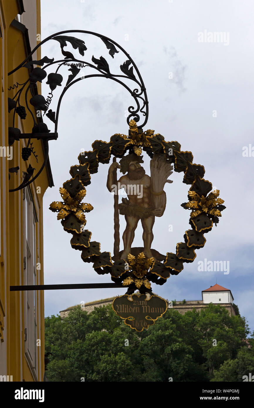 Figure de proue, de l'hôtel Hotel Zum Wilden Mann, Passau, Bavière, Allemagne Banque D'Images