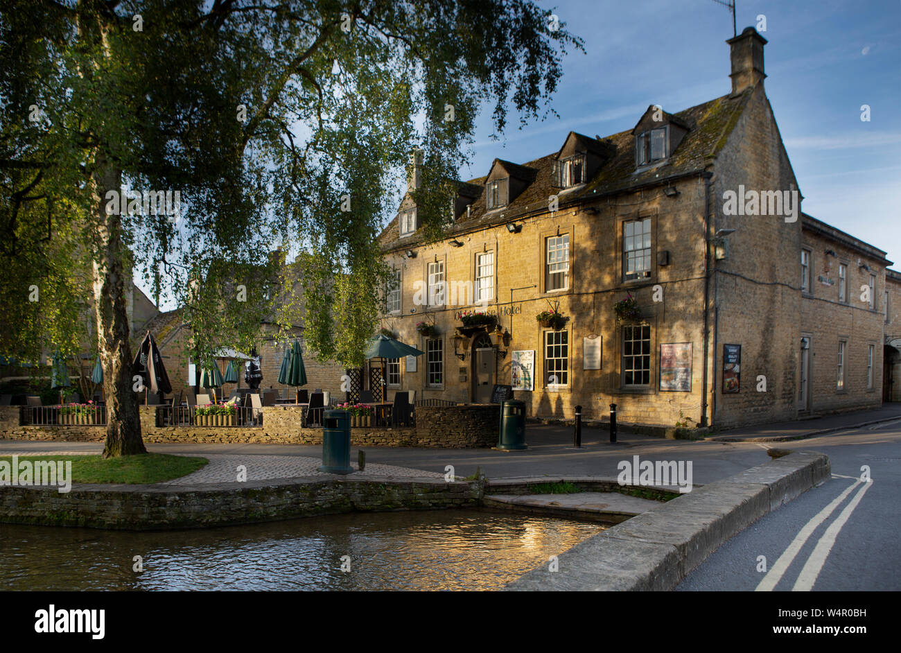 BOURTON-ON-THE-WATER UK - Juillet 21, 2019 : avis de Bourton-on-the-water, un village dans le village des Cotswolds Gloucestershire Banque D'Images
