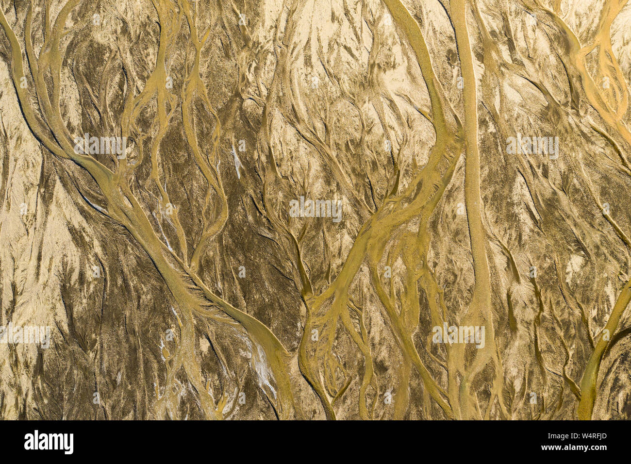 Photographie aérienne d'une rivière glaciaire dans le sud de l'Islande Banque D'Images