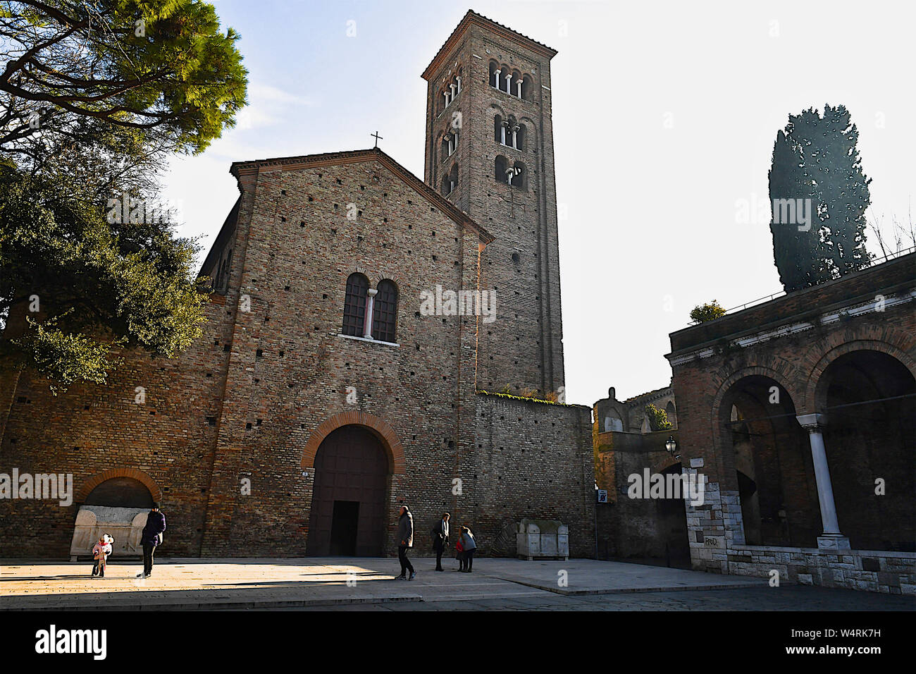 Façade de la Basilique de Saint François d'Assise, Ravenne, Émilie-Romagne, Italie Banque D'Images
