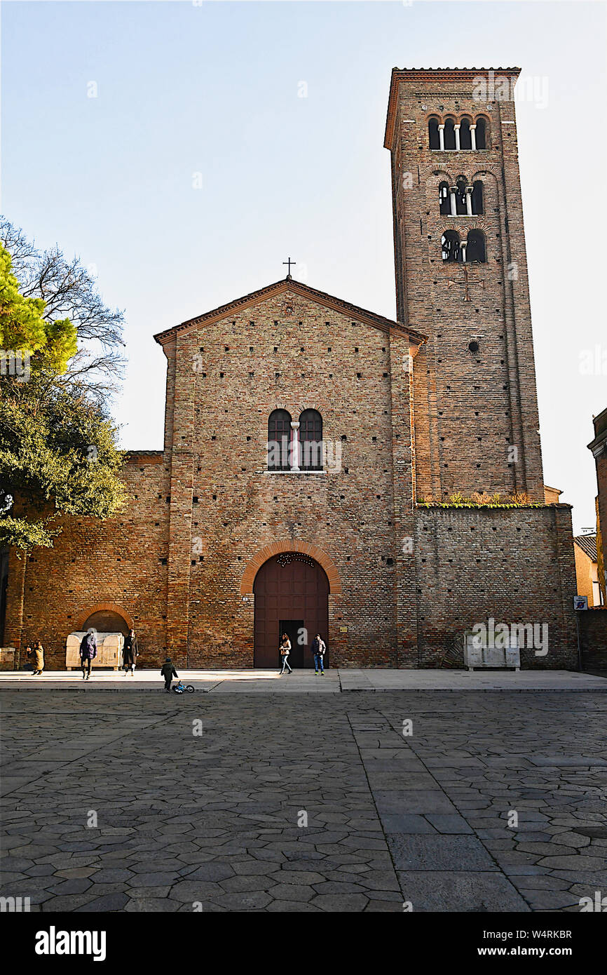 Façade de la Basilique de Saint François d'Assise, Ravenne, Émilie-Romagne, Italie Banque D'Images