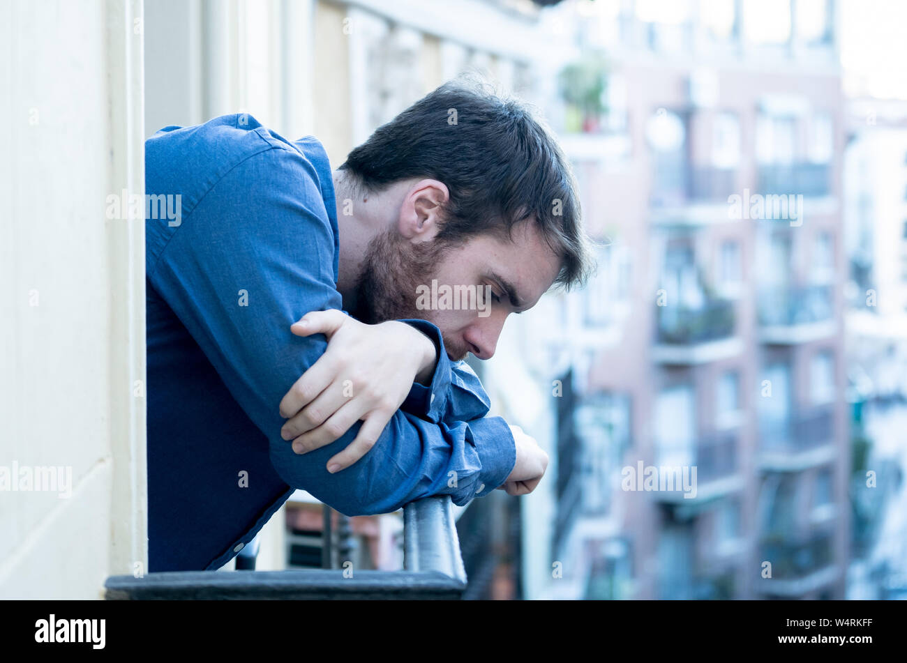 Homme Triste Banque D Image Et Photos Alamy