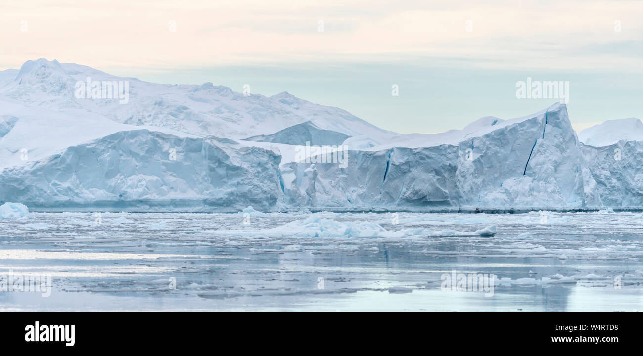 Le Fjord glacé d'Ilulissat à Kangia dans l'ouest du Groenland Banque D'Images