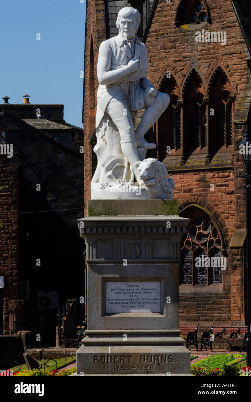 Une statue de Robert Burns (25 janvier 1759 - 21 juillet 1796) dans la région de Dumfries Scotland UK Banque D'Images