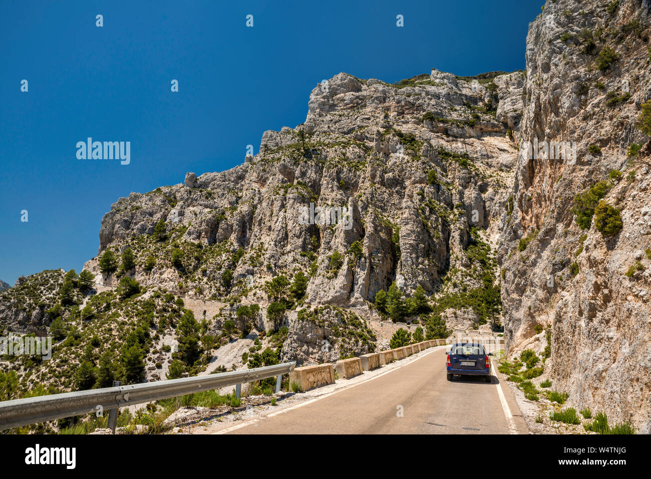 Affleurements montagneux de la Sierra del Chaparral éventail, plus de route A-4050, province de Grenade, Andalousie, Espagne Banque D'Images