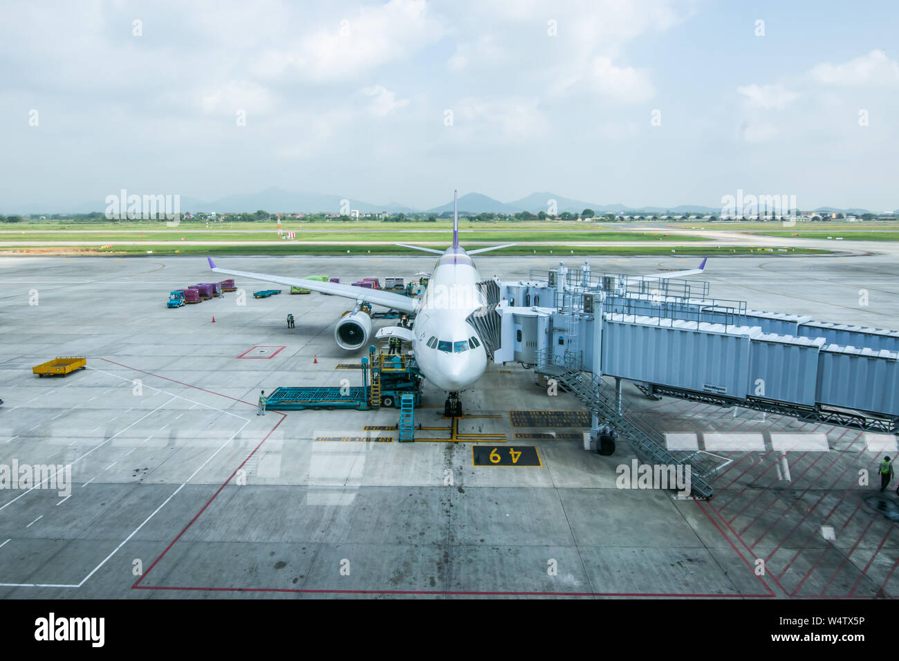 Hanoi, Vietnam - Octobre 15, 2018 : Avis de Vietnam Airlines avion stationné à l'Aéroport International de Noi Bai, Hanoi, Vietnam. Banque D'Images