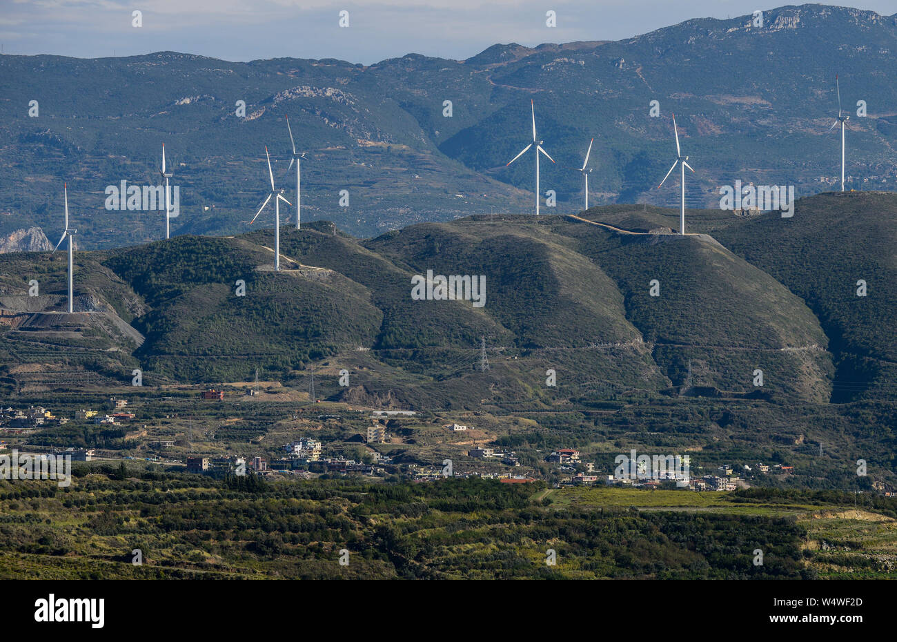 La Turquie, Samandag près d'Antakya, 35 MW avec éoliennes Nordex / TUERKEI, Samandag bei Antakya, 35 MW Windpark, Nordex Windkraftanlagen Oronte im Tal Banque D'Images