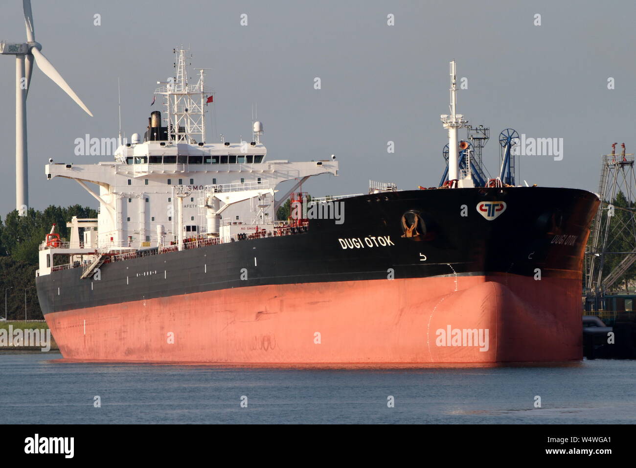 Le pétrolier de Dugi Otok déchargé le 22 mai 2019 dans le port de Rotterdam. Banque D'Images