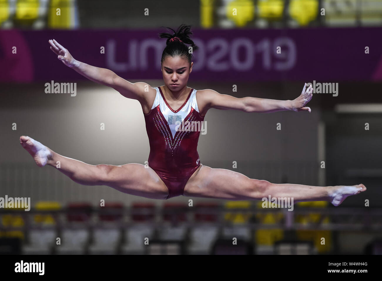 24 juillet 2019, Lima, Pérou : ANA IRENE PALACIOS de pratiques du Guatemala à la poutre lors de la formation podium avant la compétition tenue à la Jose Carlos Villa El Salvador à Lima, Pérou. Credit : Amy Sanderson/ZUMA/Alamy Fil Live News Banque D'Images