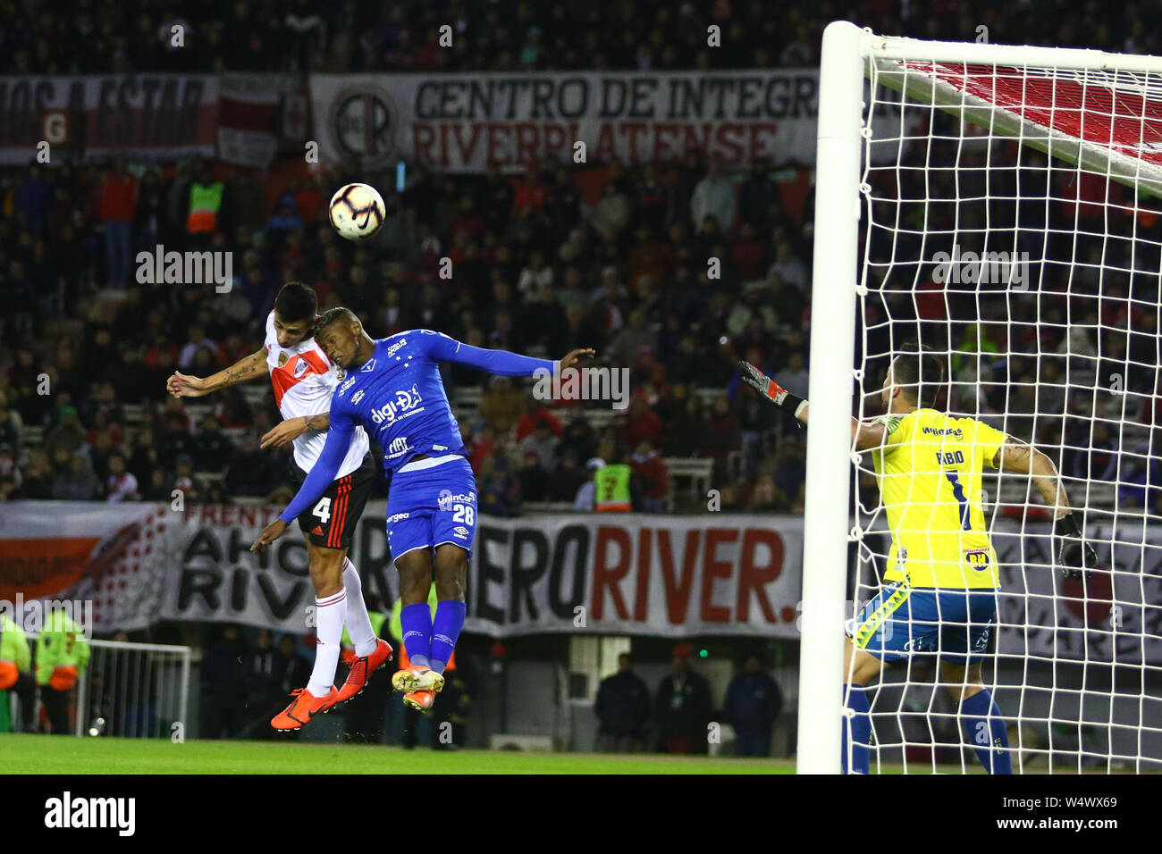 BUENOS AIRES, 23.07.2019 : Fabricio Angileri et Orejuela pendant le match entre River Plate (ARG) et Cruzeiro (BRA) pour la comparaison de la CONMEBOL Libertado Banque D'Images