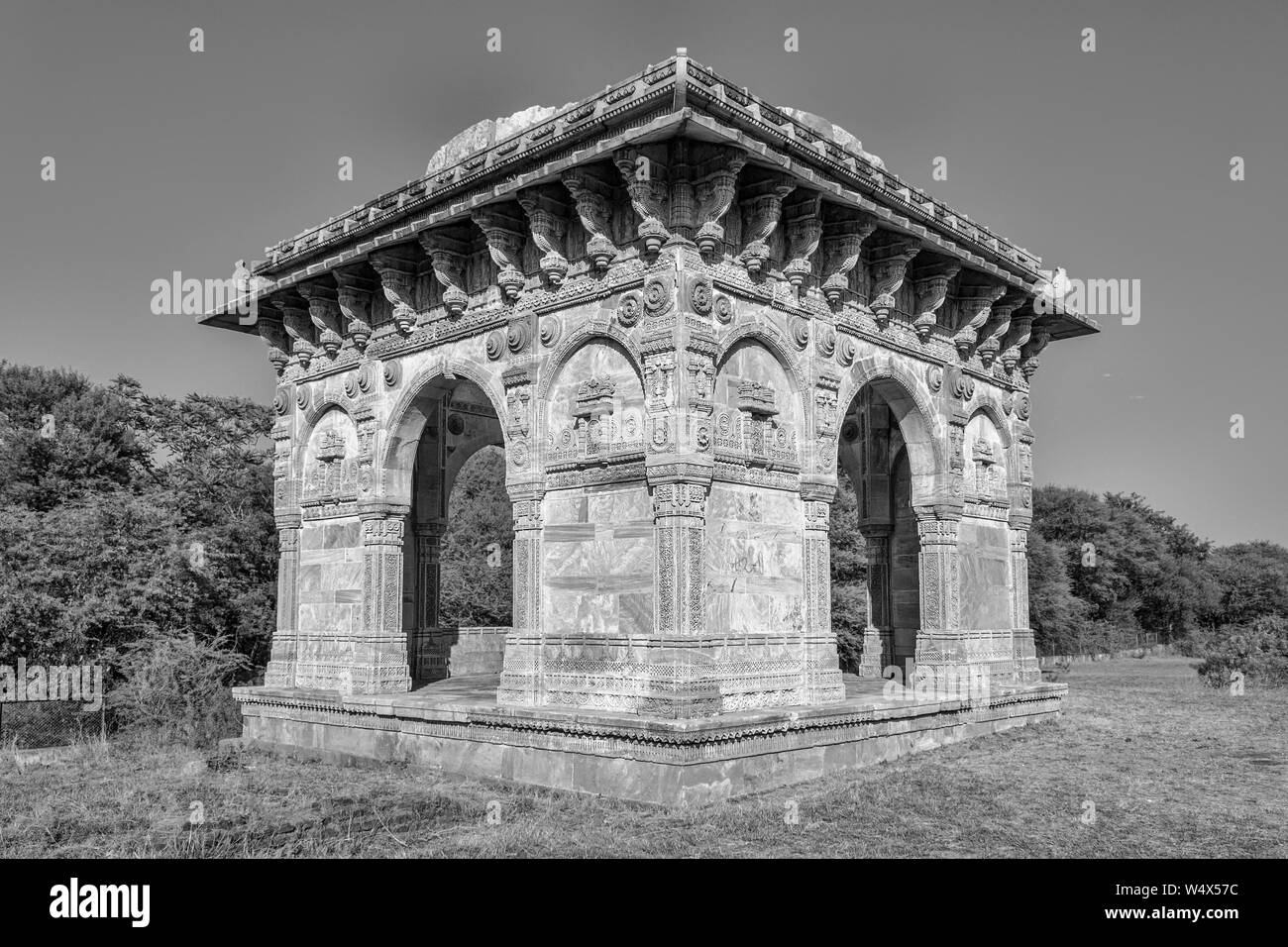 Pavagadh Champaner , , Gujarat , India-December 07, 2014-Vue de cénotaphe près de Chennai Masjid Banque D'Images