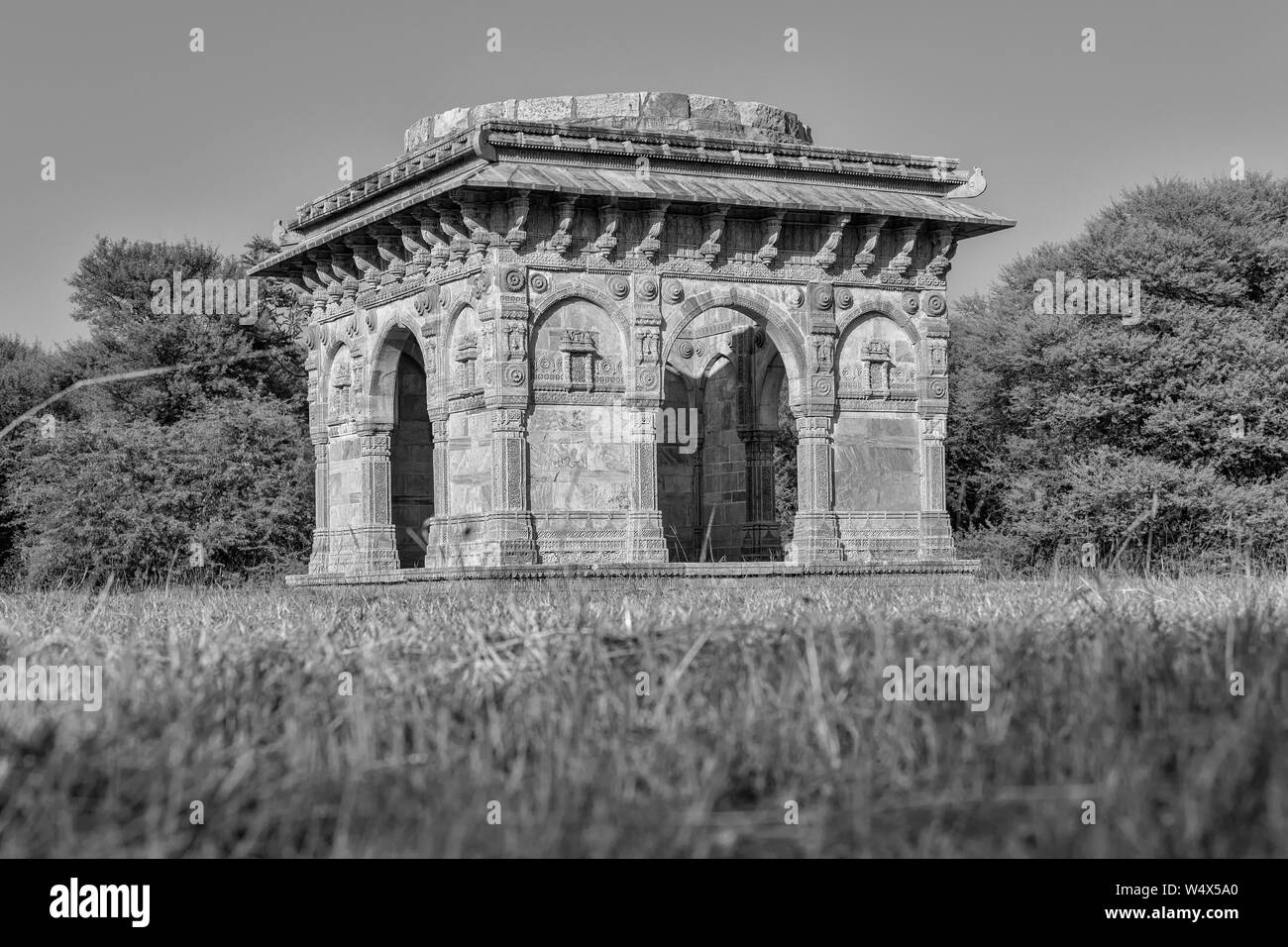 Pavagadh Champaner , , Gujarat , India-December 07, 2014-Vue de cénotaphe près de Chennai Masjid Banque D'Images