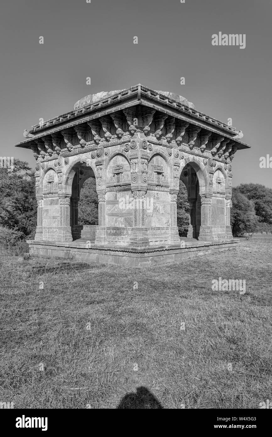 Pavagadh Champaner , , Gujarat , India-December 07, 2014-Vue de cénotaphe près de Chennai Masjid Banque D'Images