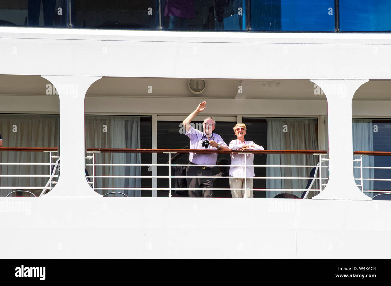 Bateau de croisière Norwegian star dans l'ecluse de Miraflores du Canal de Panama Banque D'Images