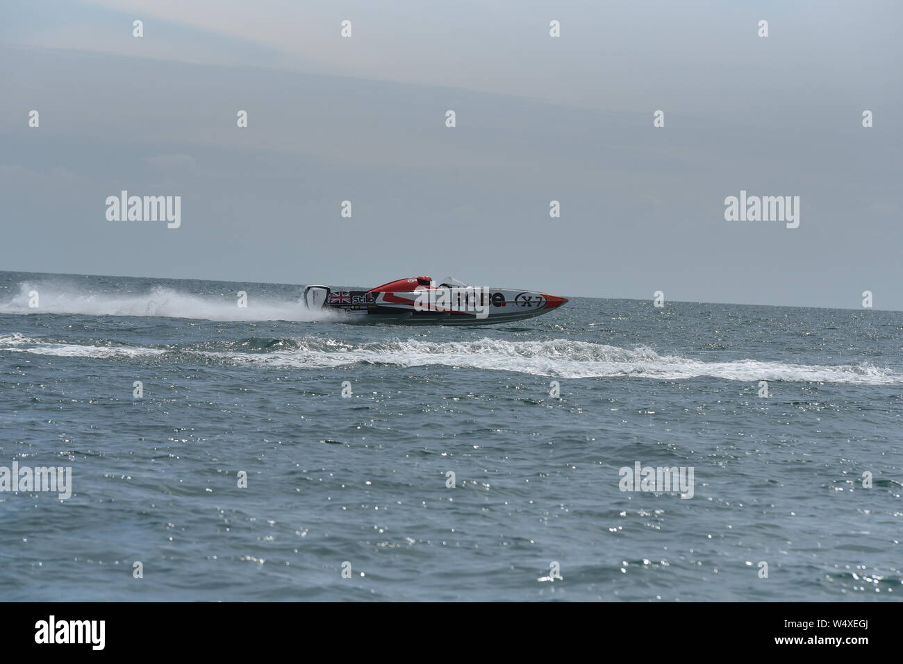 Bateau de course à l'UKOPRA Poole 1002019 bateau de course dans le Solent Banque D'Images