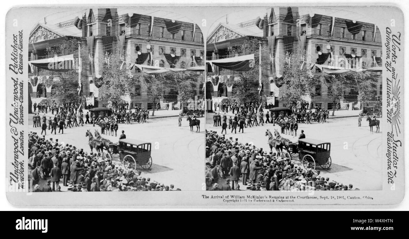 L'arrivée de William McKinley's demeure au palais de justice, Canton, Ohio, USA, carte stéréo, Underwood & Underwood, le 18 septembre 1901 Banque D'Images