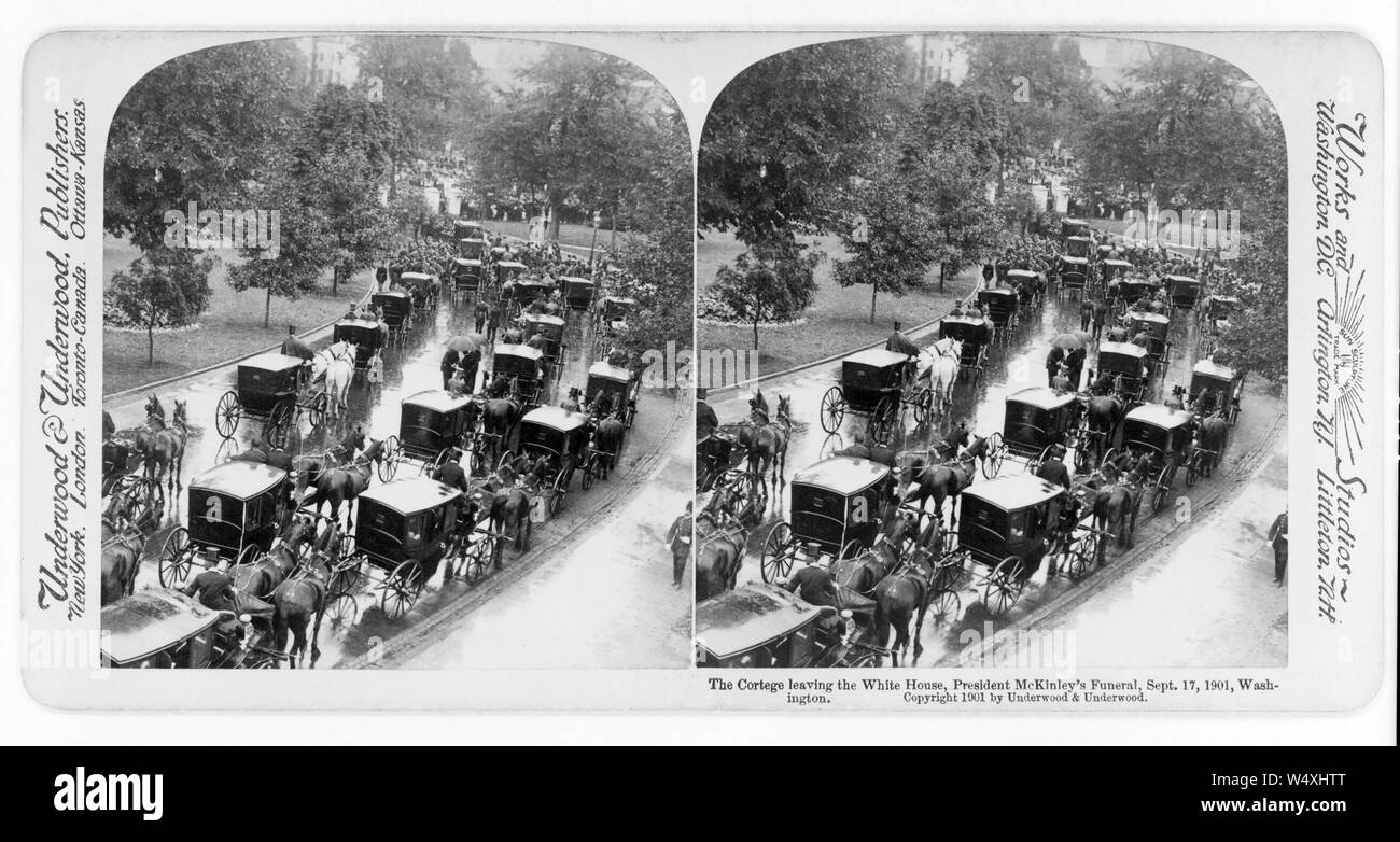 Le Cortège de quitter la Maison Blanche, le président McKinley's Funeral, Washington D.C., USA, carte stéréo, Underwood & Underwood, le 17 septembre 1901 Banque D'Images