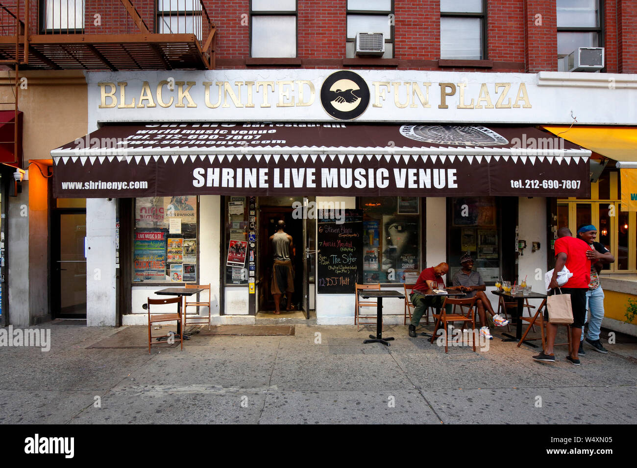 Culte, 2271 Adam Clayton Powell Jr Blvd, New York, NY devanture extérieure d'un lieu de musique, bar, café-terrasse et à Harlem, Manhattan. Banque D'Images