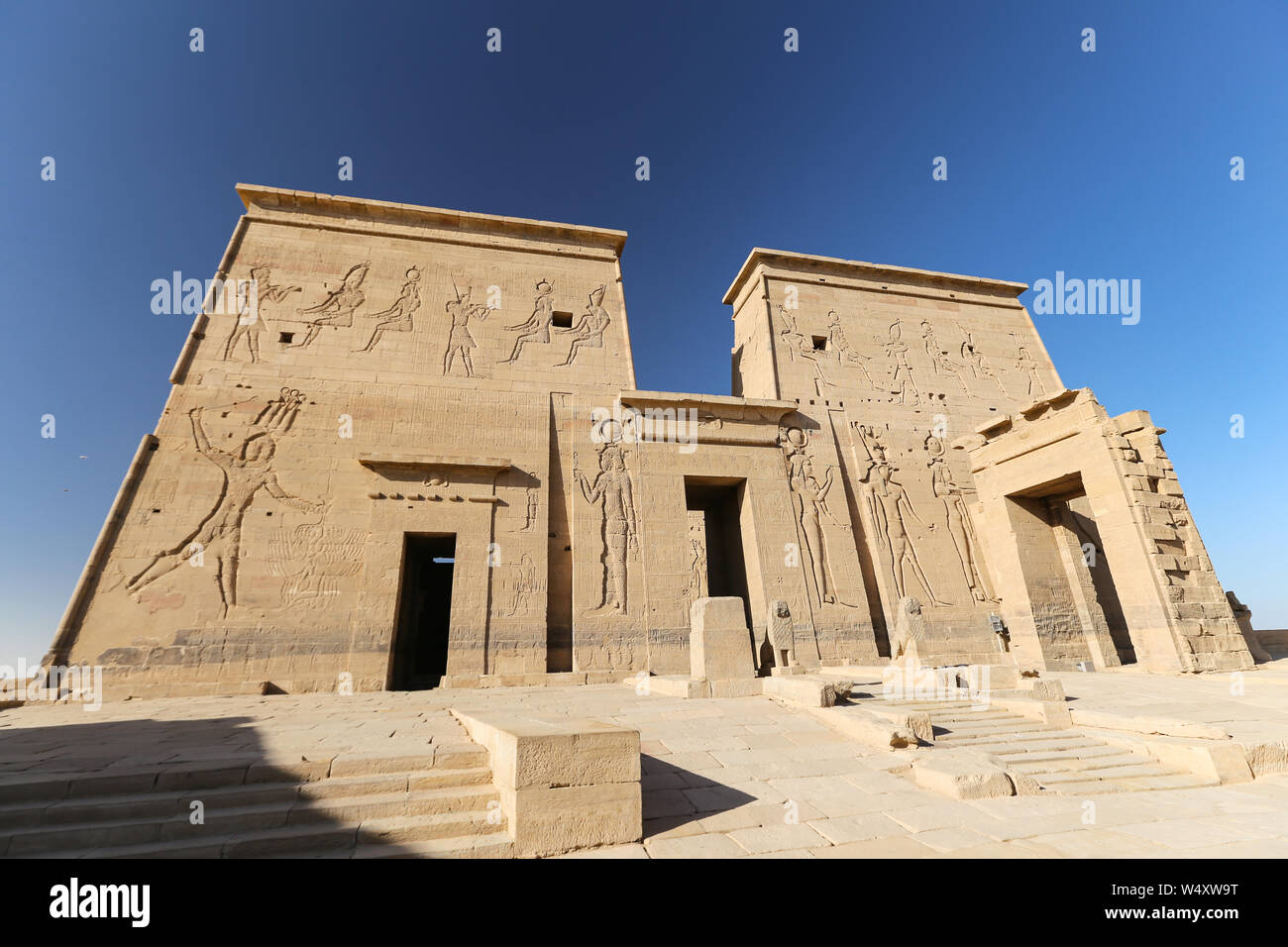 L'avant du Temple de Philae dans la ville d'Assouan, Egypte Banque D'Images