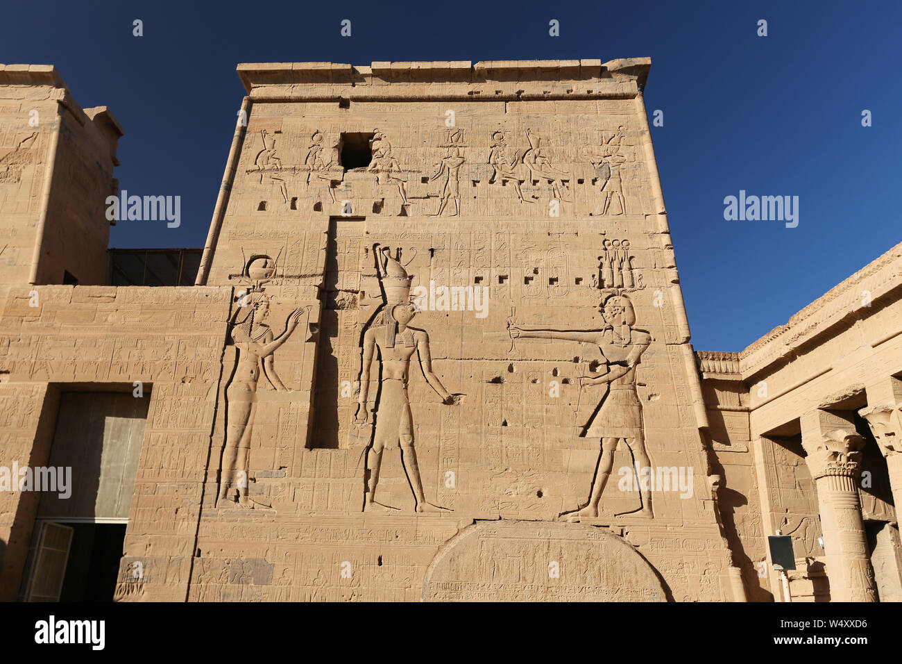 Scène dans le temple de Philae, la Ville d'Assouan, Egypte Banque D'Images