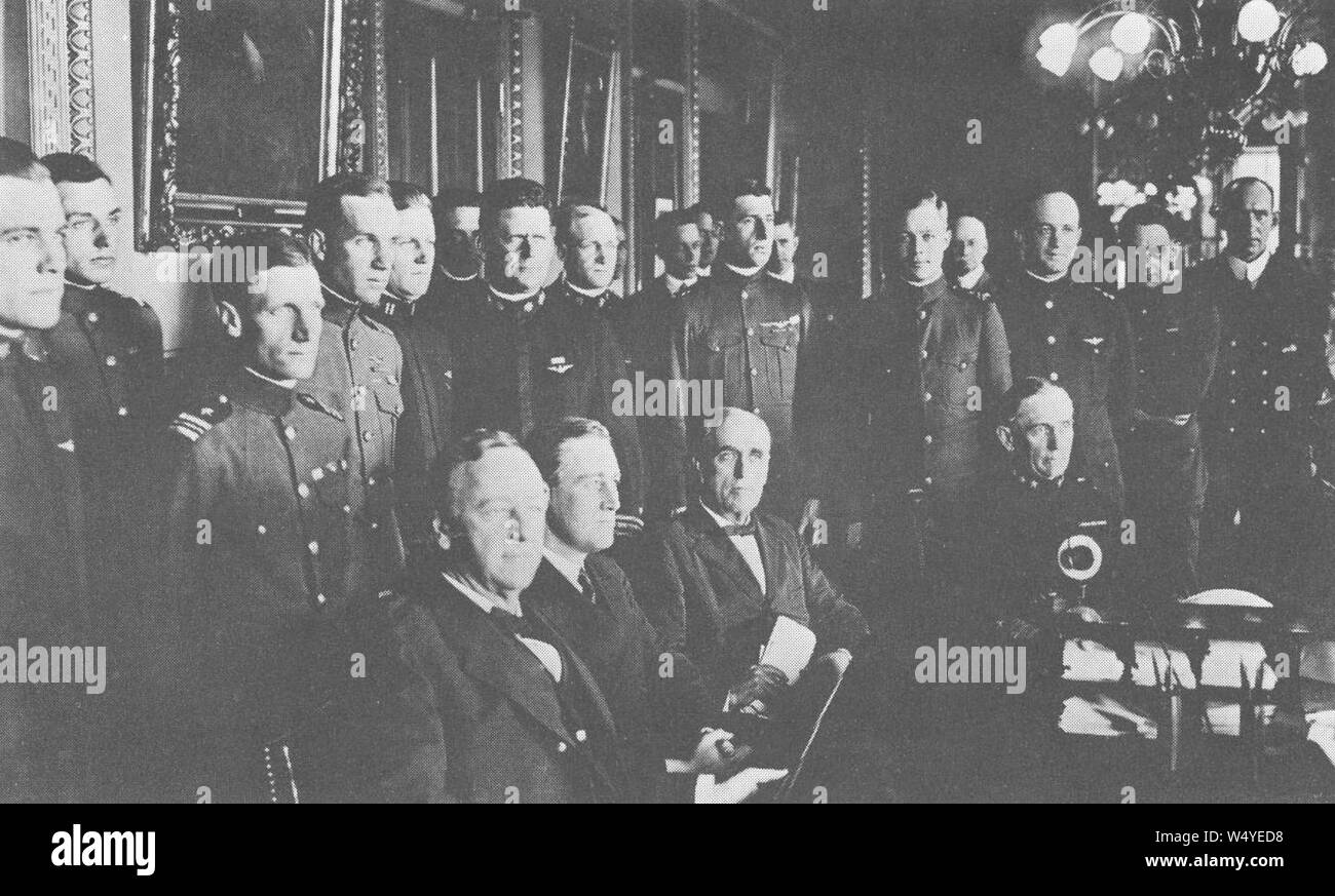 L'équipage du NC-4 dans la région de Navy Cross cérémonie de remise des prix. Banque D'Images