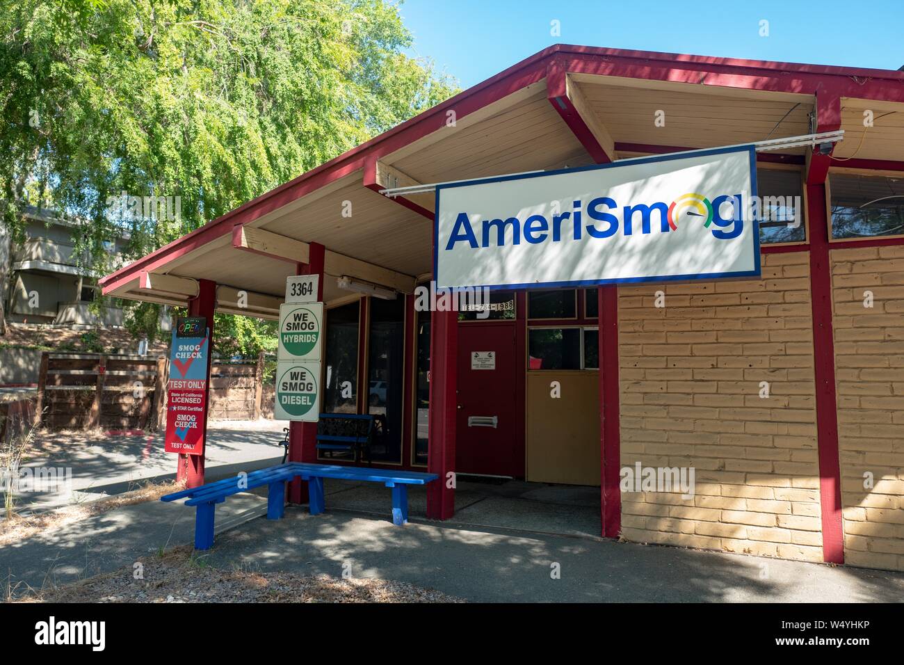 Inscrivez-vous sur façade d'Amerismog serre station d'essais Lafayette, en Californie, le 2 juillet 2019. () Banque D'Images