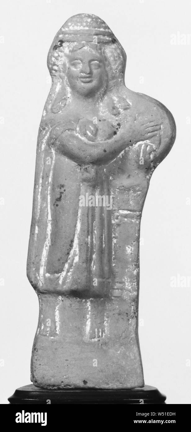 Statuette d'une prêtresse d'Isis, l'inconnu, l'Égypte, 2e siècle, ocre et blanc, de 18,7 cm (7 3/8 in. Banque D'Images
