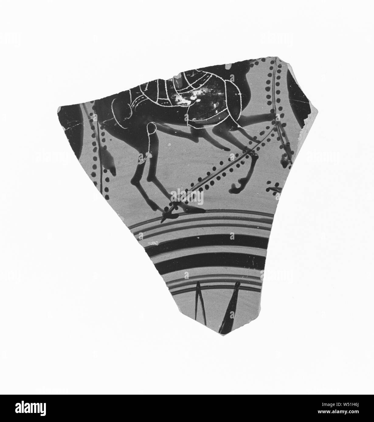 Attic Black-Figure Œillère Fragment, Inconnu, Athènes, Grèce, environ 520-500 avant J.-C., terre cuite, 8,7 × 8,2 cm (3 16/07 x 3 1/4 in Banque D'Images