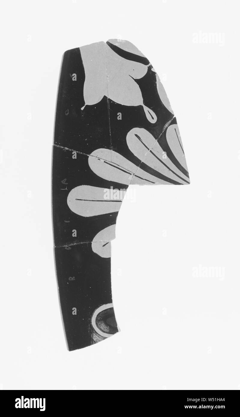 Grenier Coupe Red-Figure Fragment, attribuée à l'Euergides Peintre, Athènes, Grèce, environ 510 avant J.-C., terre cuite, 9,9 cm (3 7/8 po Banque D'Images