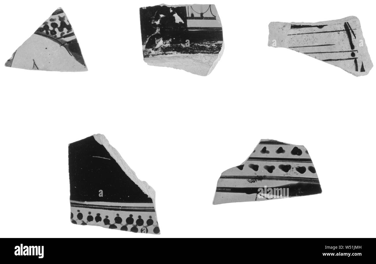 Red-figure Stamnos attique ou fragment Pélikè, Inconnu, Athènes, Grèce, Ve siècle avant J.-C., terre cuite, 3,6 cm (1 7/16 po Banque D'Images