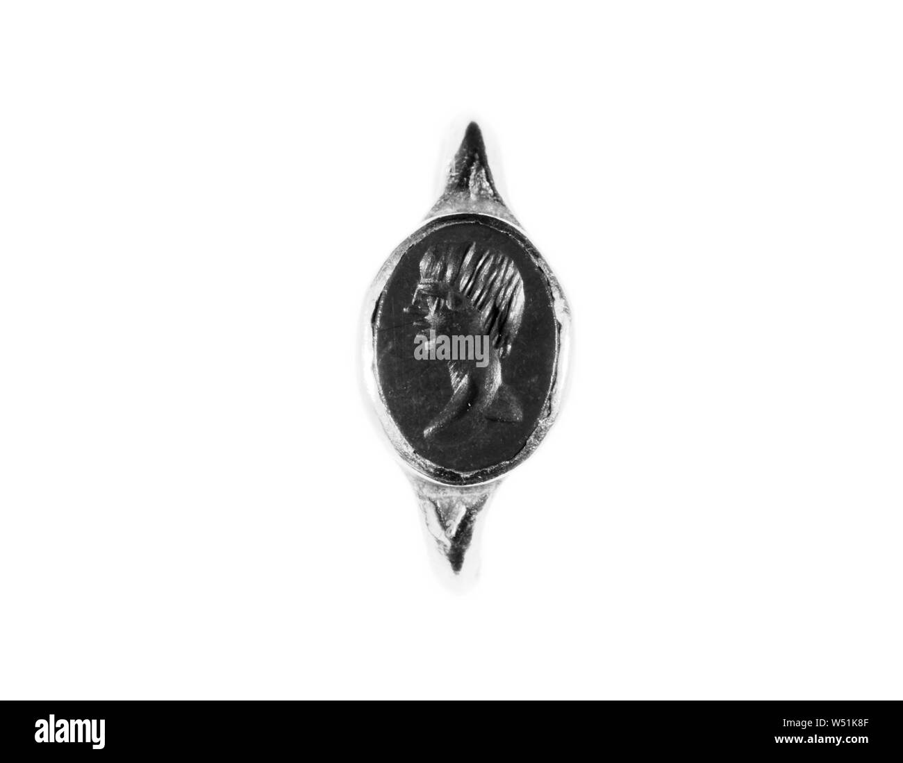 Perle gravée dans un anneau, Inconnu, première moitié du 2e siècle, Gem : Jaspe rouge, bague : or, 0,8 × 0,6 cm (5/16 × 1/4 Banque D'Images